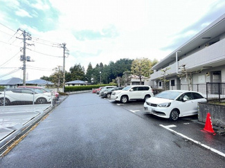 【駐車場】 | いつでも目の届く敷地内に駐車場があります♪荷物がかさばりがちなお買物にも、敷地内駐車場があると便利ですよね☆