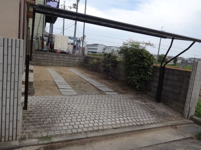 【駐車場】 | 稲美町国岡貸家２ | 普通車２台駐車可能♪