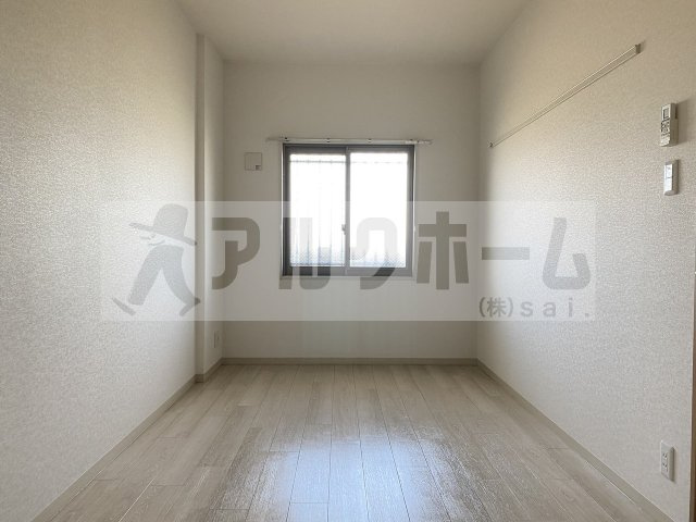 セレーナの洋室
