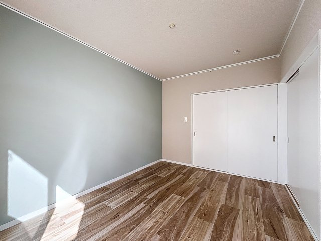 ソレイユ狭山の洋室