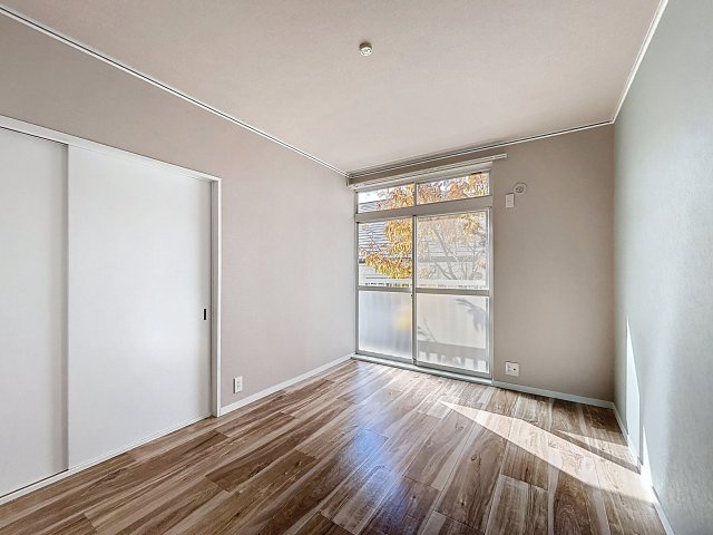 ソレイユ狭山の洋室