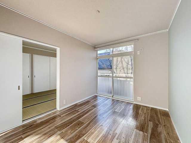 ソレイユ狭山の洋室