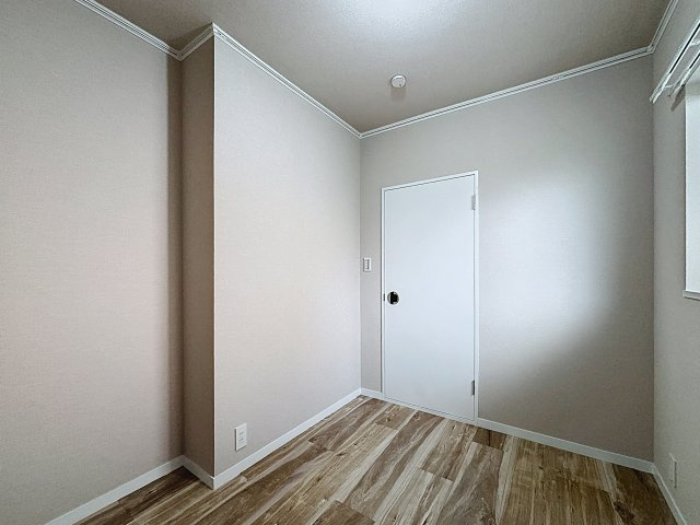 ソレイユ狭山の洋室