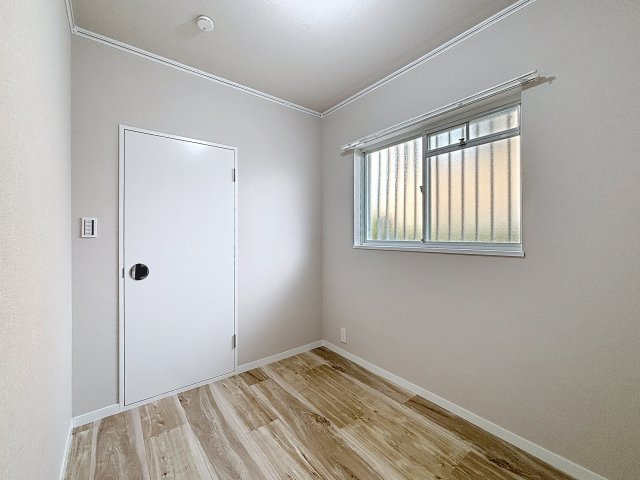 ソレイユ狭山の洋室