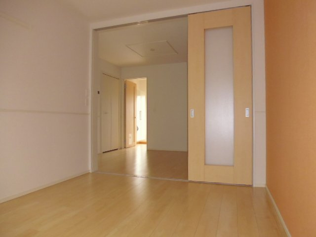 イーストメゾンⅡの居間・リビング|洋室