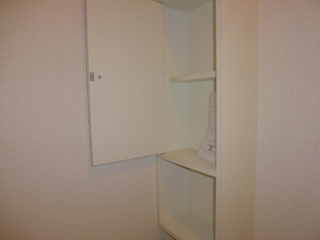 イーストメゾンⅡの収納|トイレ内
