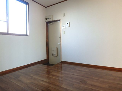 【玄関】 | 稲荷ハイツ | 玄関です。