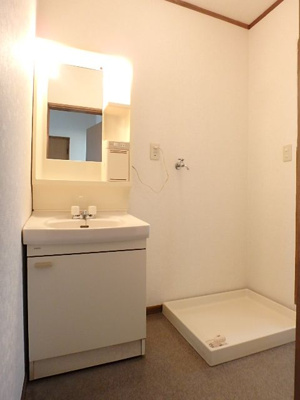 【洗面所】 | 稲荷ハイツ | コンパクトで使いやすい洗面所