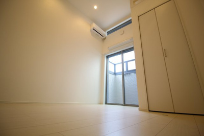 【洋室】 | Impressive Suma