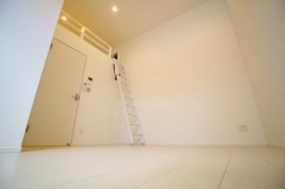 【洋室】 | Impressive Suma