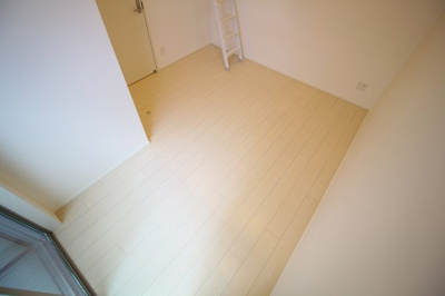 【洋室】 | Impressive Suma