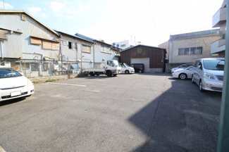 【駐車場】