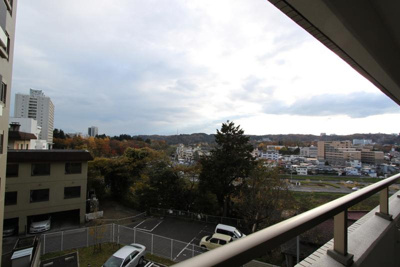 【展望】 | コンフォルト支倉 | この写真は同タイプの304号室を撮影したものです。