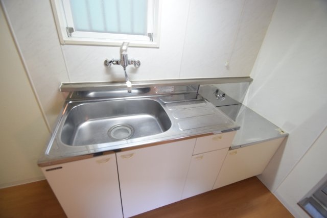 フラット市川大野Ａ棟のキッチン|2口コンロ設置可能です