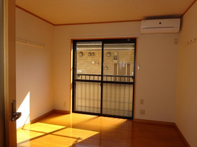 パインヒル西小岩の洋室