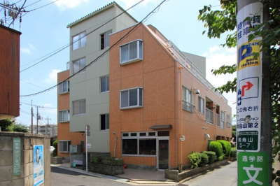 【外観】 | サンシモヤマ | 閑静な住宅街に立地です。