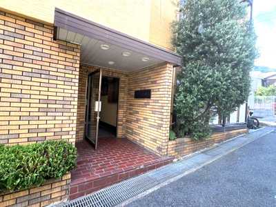 【エントランス】 | ハイメゾン岡本