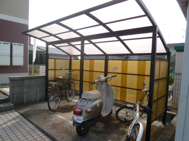 総社市真壁のアパートのその他共用部分|駐輪場