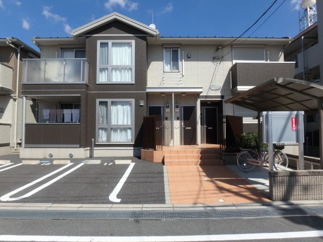 坂戸市千代田３丁目のアパートの外観