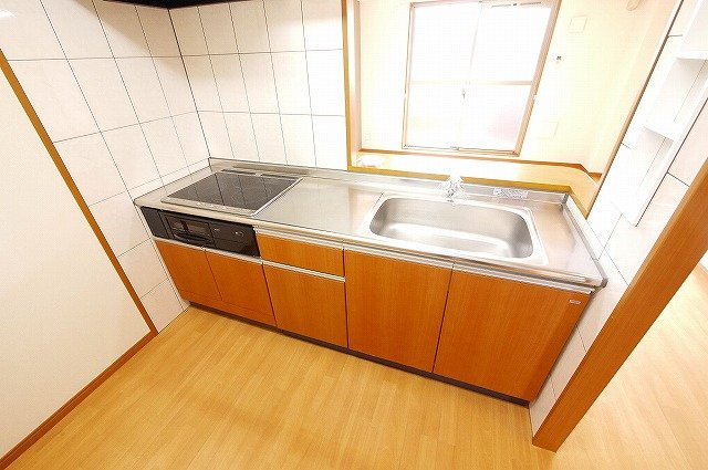 レーベン　ＡＺＵＫＩのキッチン|キッチンでお料理をお楽しみください