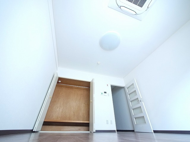 まあぁろ～ビルの洋室