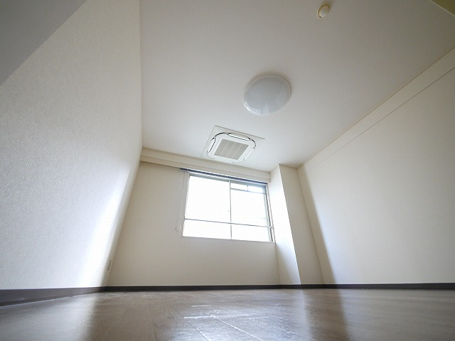 まあぁろ～ビルの洋室