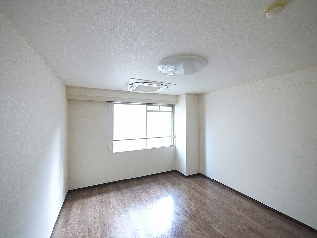 まあぁろ～ビルの洋室