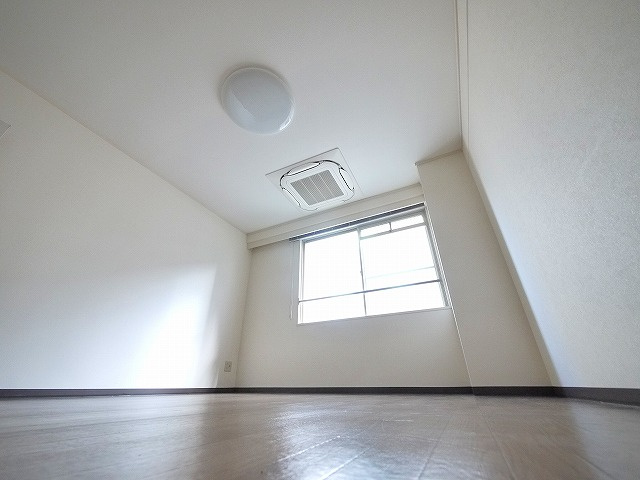 まあぁろ～ビルの洋室