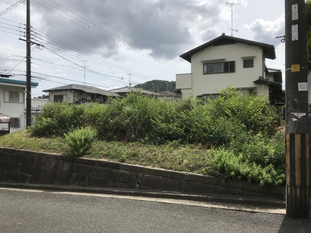 萩原台西３丁目　売地の前面道路含む現地写真