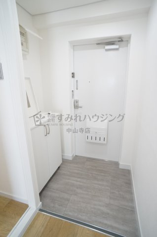 アウフヘーベン東宝塚の玄関