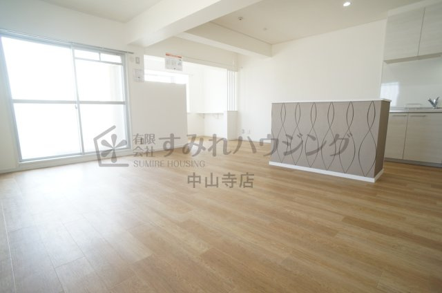 アウフヘーベン東宝塚の居間・リビング