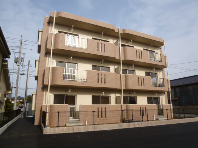 倉敷市真備町川辺の賃貸マンションの外観