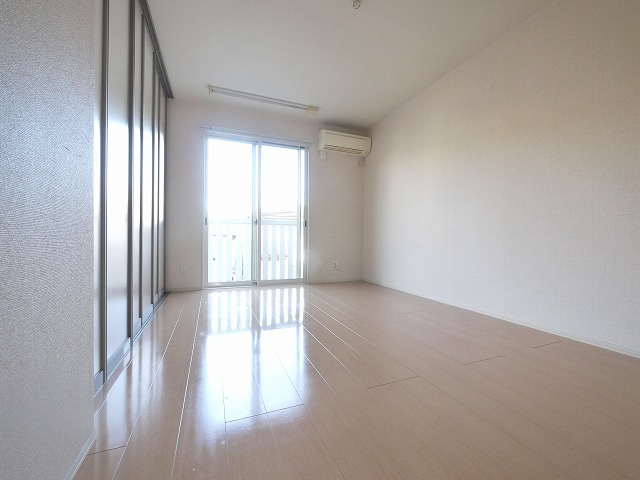 ラ・フロール青垣の居間・リビング