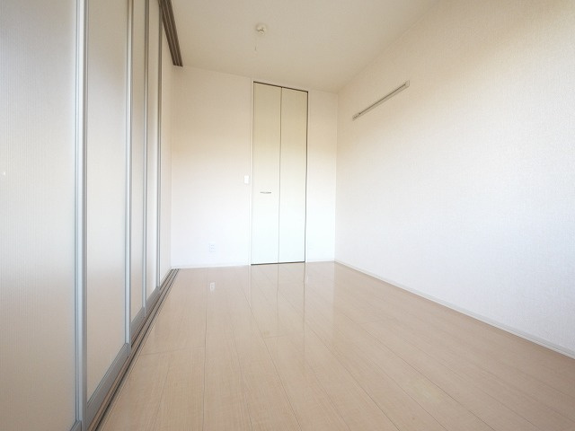 ラ・フロール青垣の洋室