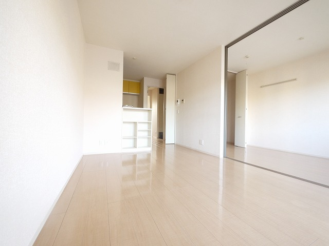 ラ・フロール青垣の居間・リビング