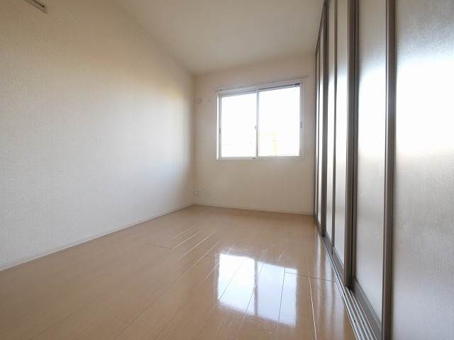 ラ・フロール青垣の洋室