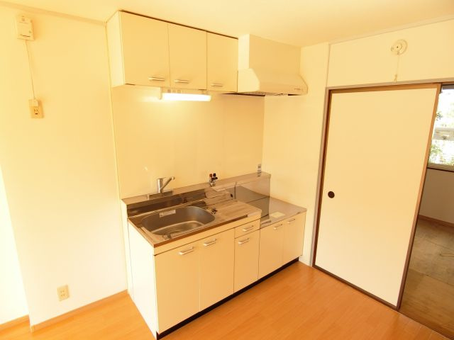 エルハイツ金剛のキッチン|同物件別部屋