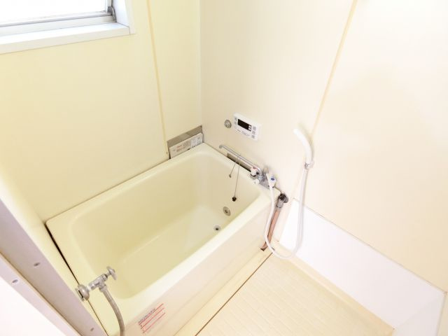 エルハイツ金剛の浴室|同物件別部屋