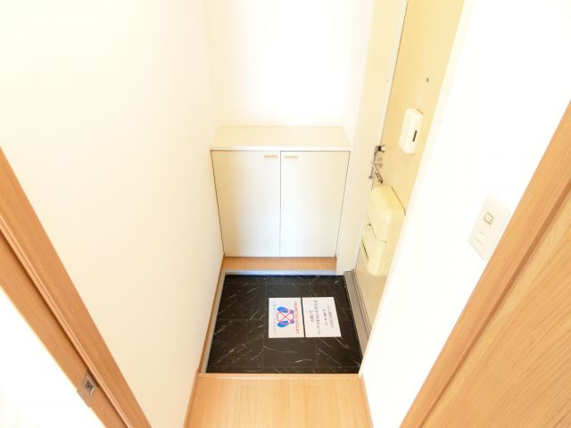 エルハイツ金剛の玄関|同物件別部屋