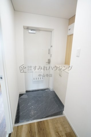 アウフヘーベン東宝塚の玄関
