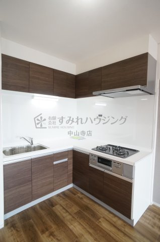 アウフヘーベン東宝塚のキッチン|参考、同建物・反転間取りの号室