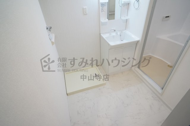 アウフヘーベン東宝塚の洗面所|参考、同建物・反転間取りの号室