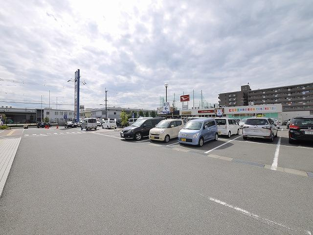 タウン筒井の駐車場