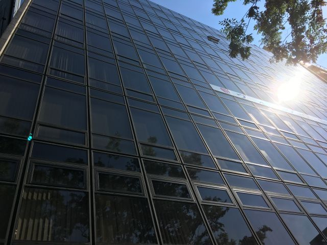 グランベル横浜ビルの外観