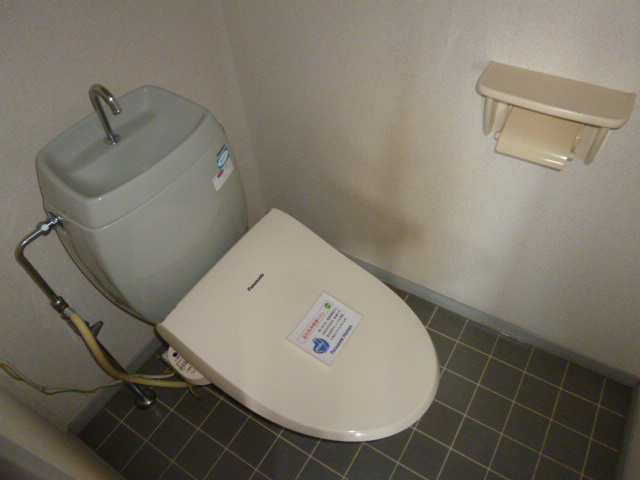 ウィンディア浦田Bのトイレ|温水洗浄便座