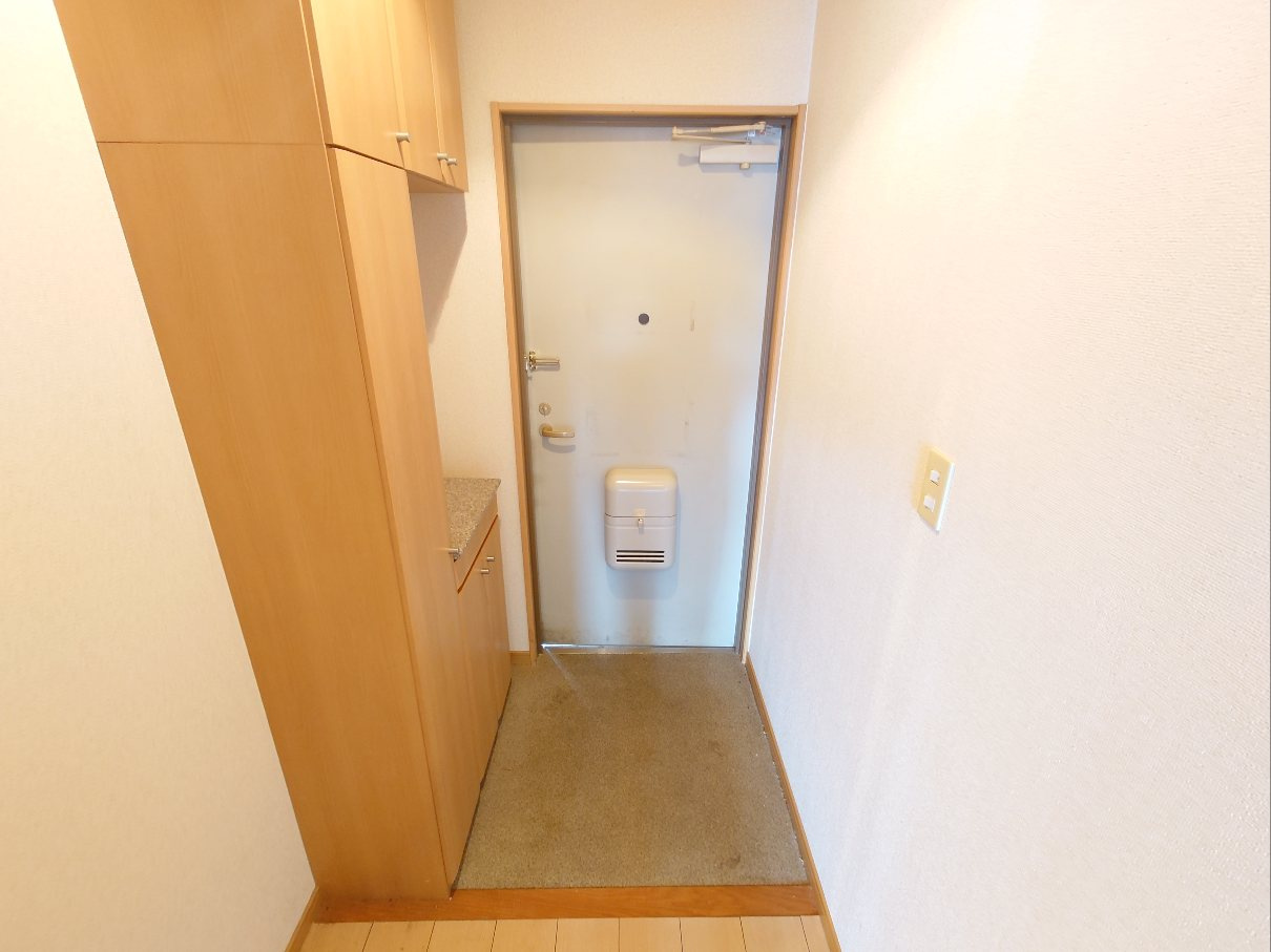 ローレルハイツの玄関