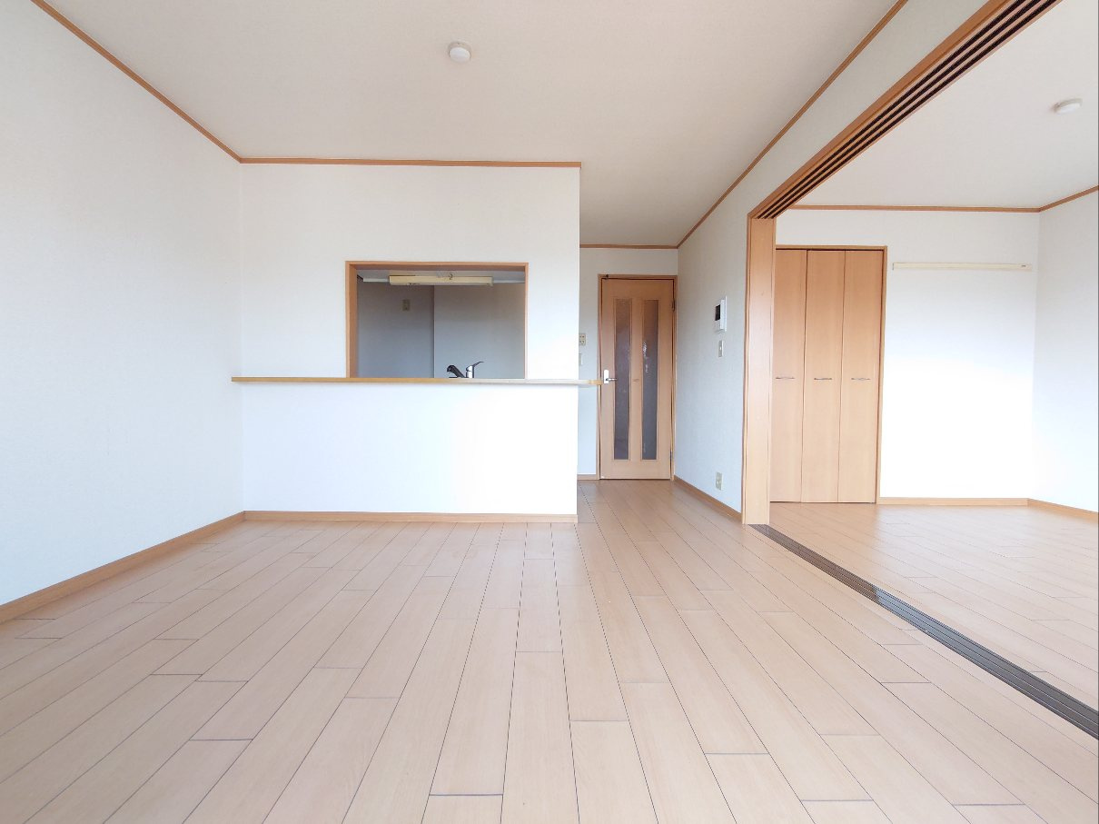 ローレルハイツの居間・リビング