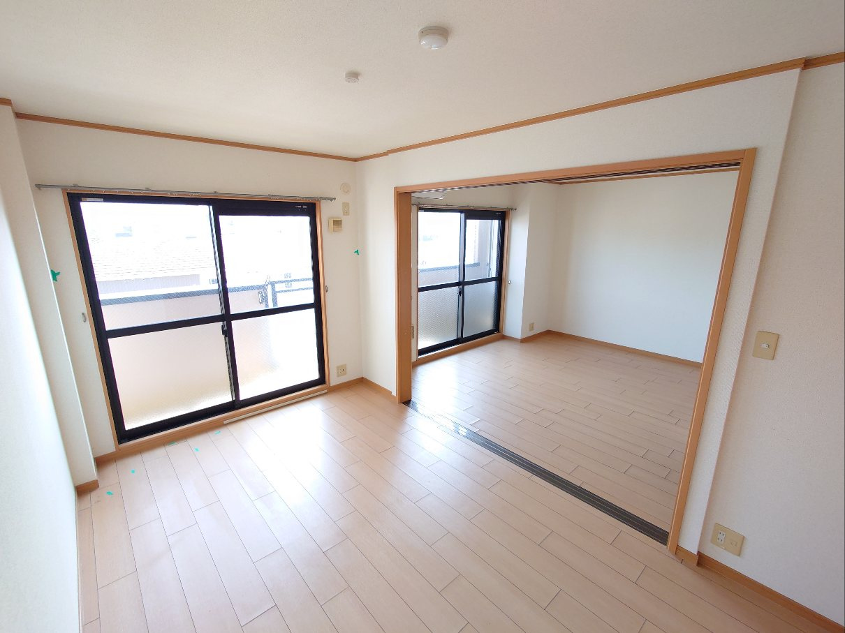 ローレルハイツの居間・リビング