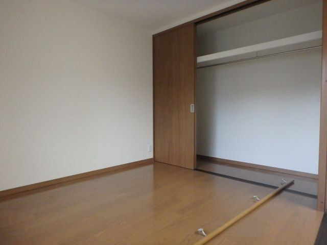 ユニキューブ上小阪の洋室