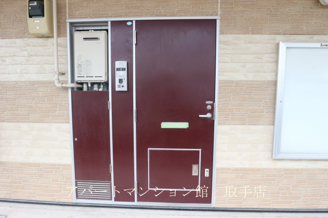 ジュピター取手の玄関